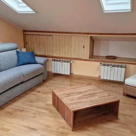 Attic For 4 Center - Ac & Reserved Parking *